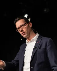 Alex Si, cerveau speaker