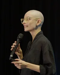 Naomi Roth, conférencier voicebot